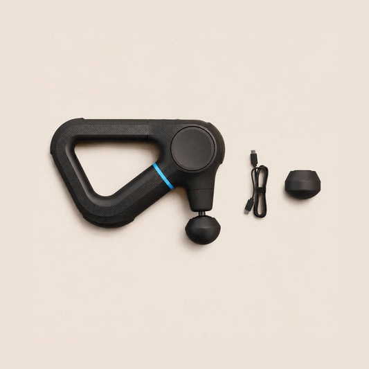 Theragun Prime mit Aufsätzen und USB-C Ladekabel