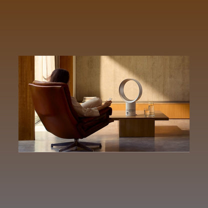 Dyson Cool CF1 Tischventilator in einem Wohnraum