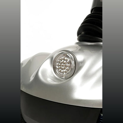 LED-Frontscheinwerfer in der Frontverkleidung