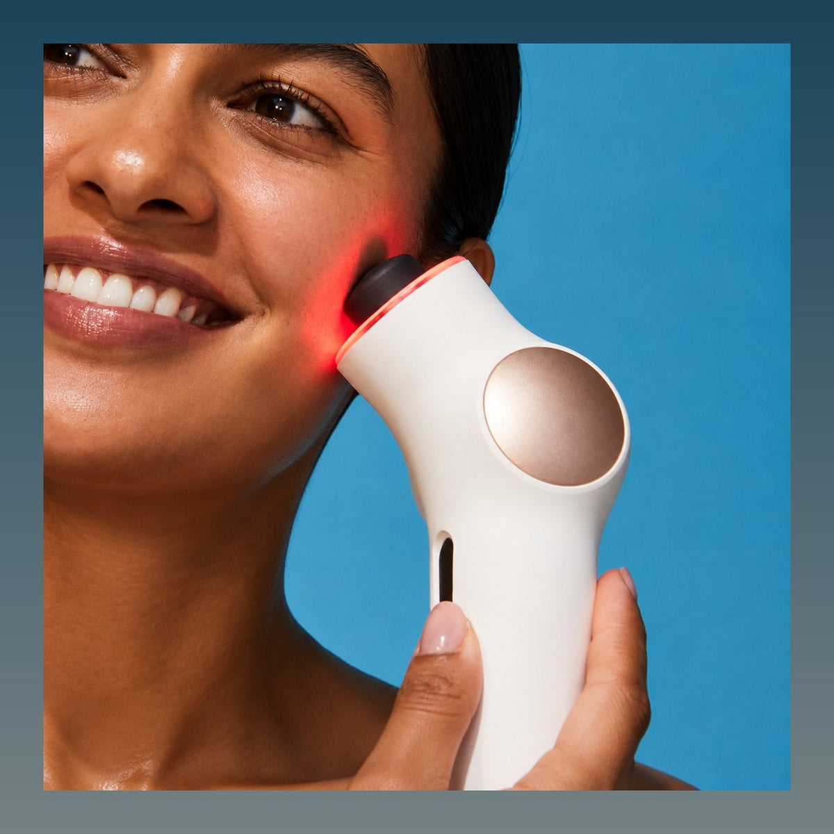 TheraFace PRO mit LED-Ring bei der Anwendung